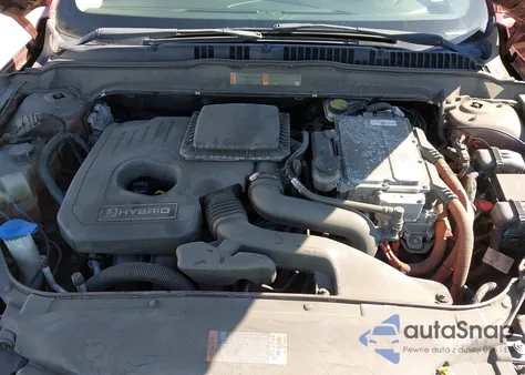 2015 Ford Fusion Hybrid Se z USA, uszkodzony, nr VIN 3FA6P0LU9FR229439